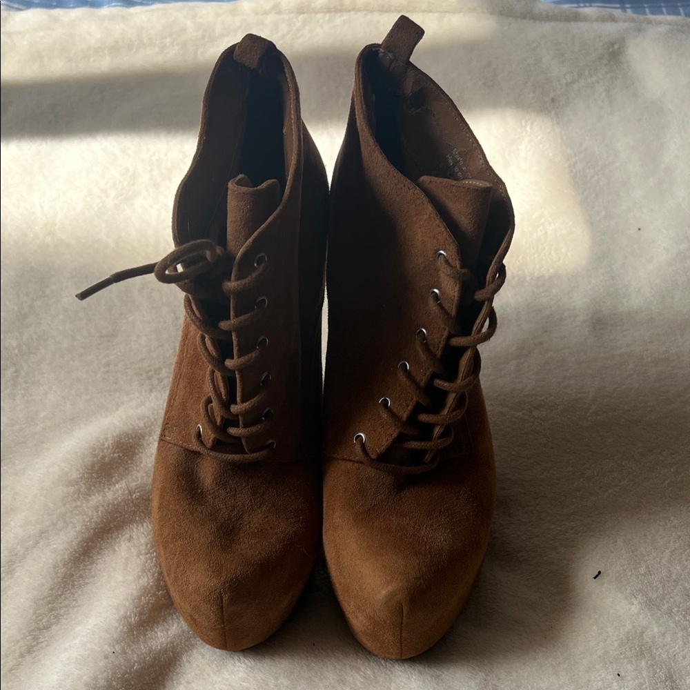 Women’s Aldo Brown Suede Lace-Up Ankle Boots